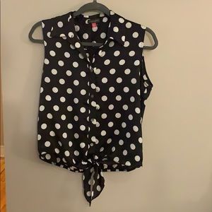 Vince Camuto sleeveless polka dot blouse